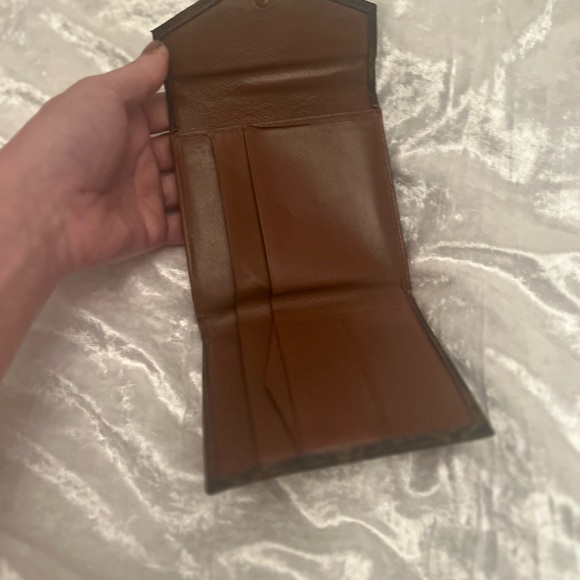 Louis Vuitton Wallet - Picture 4 of 10